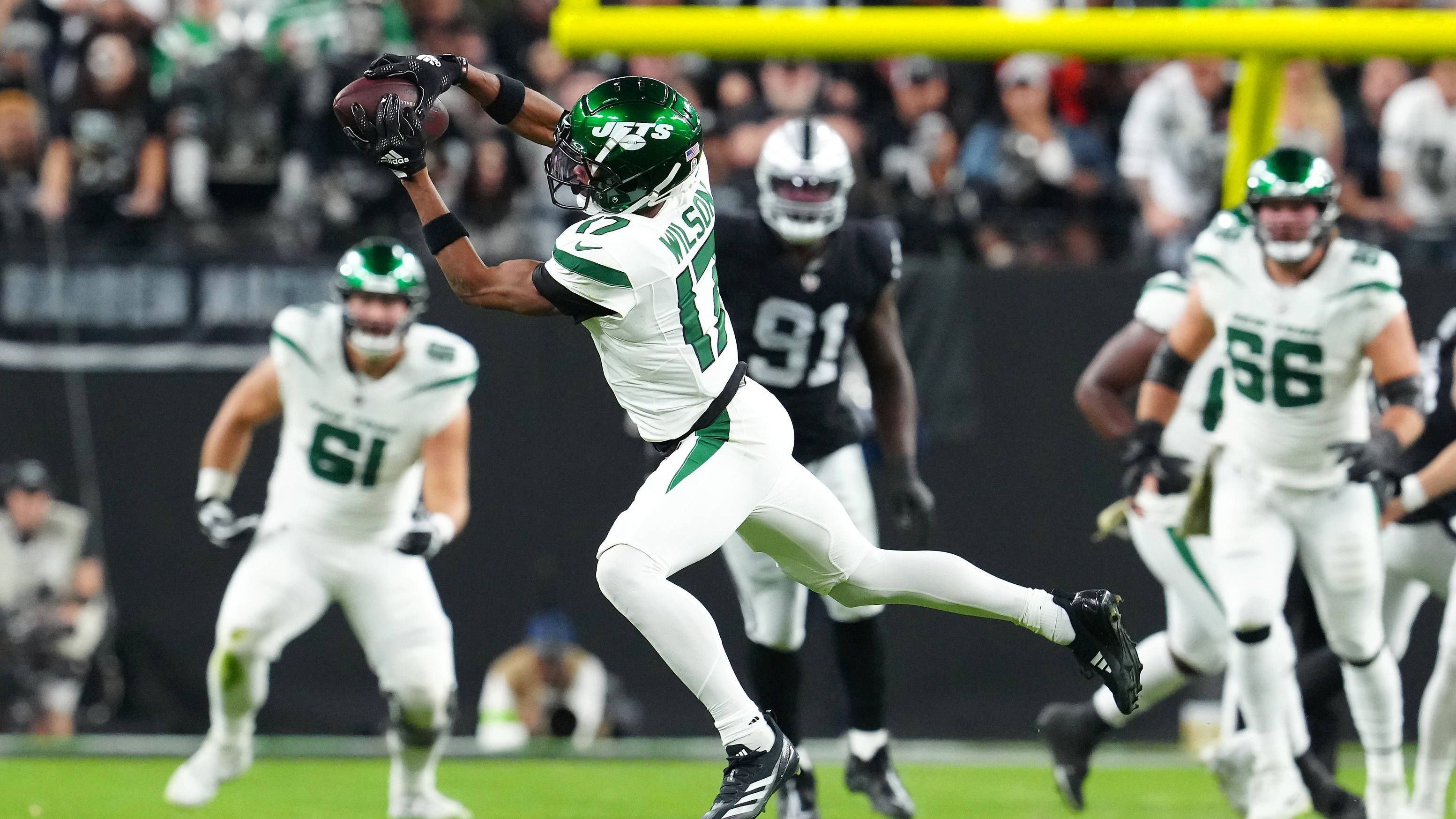 <strong>New York Jets</strong><br>Offense:<br>Passing Yards - 179,2 pro Spiel<br>Rushing Yards - 103,9 pro Spiel<br>Overall Yards - 283,1 pro Spiel<br>Punkte - 16 pro Spiel<br>Defense:<br>Passing Yards - 169,3&nbsp;pro Spiel<br>Rushing Yards - 138,4&nbsp;pro Spiel<br>Overall Yards - 307,8&nbsp;pro Spiel<br>Punkte - 19,1 pro Spiel