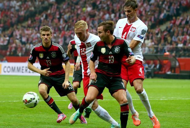 
                <strong>Mario Götze</strong><br>
                Nach dem schwachen Auftritt als falsche Neun gegen Schottland diesmal als Zehner und Vertreter von Mesut Özil gefordert. Kann aber auch dort seine starke Münchner Form nicht zeigen. Immerhin einige gute Abschlüsse. ran-Note 4
              