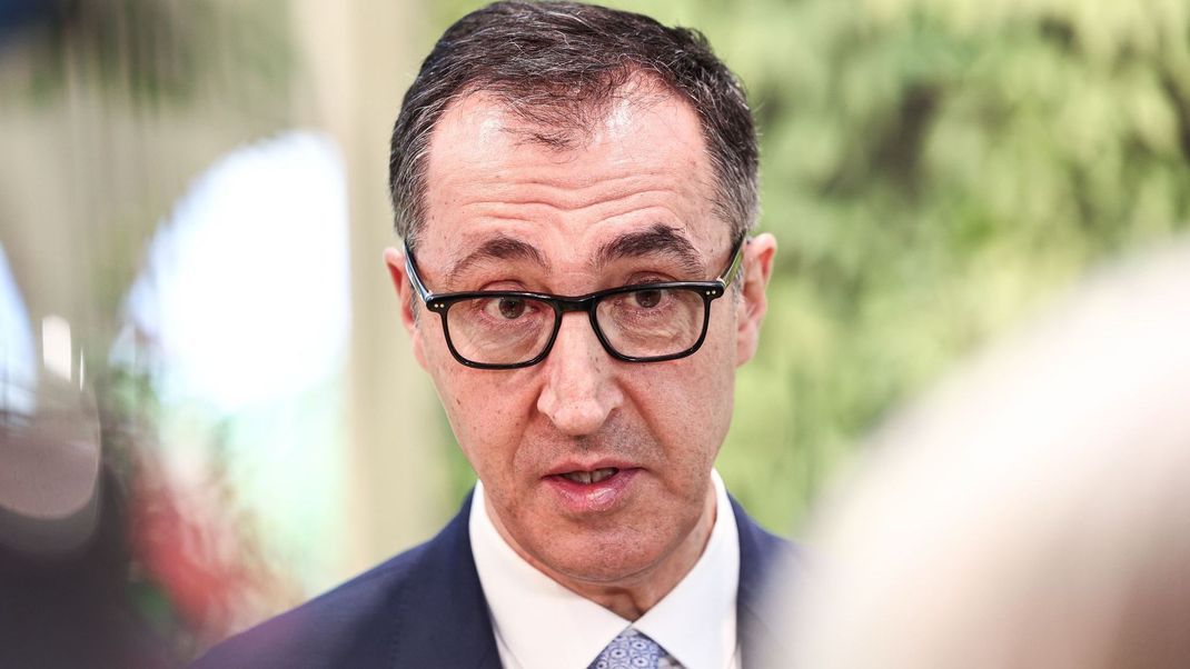 Cem Özdemir bedauert den Rückzug von Robert Habeck.