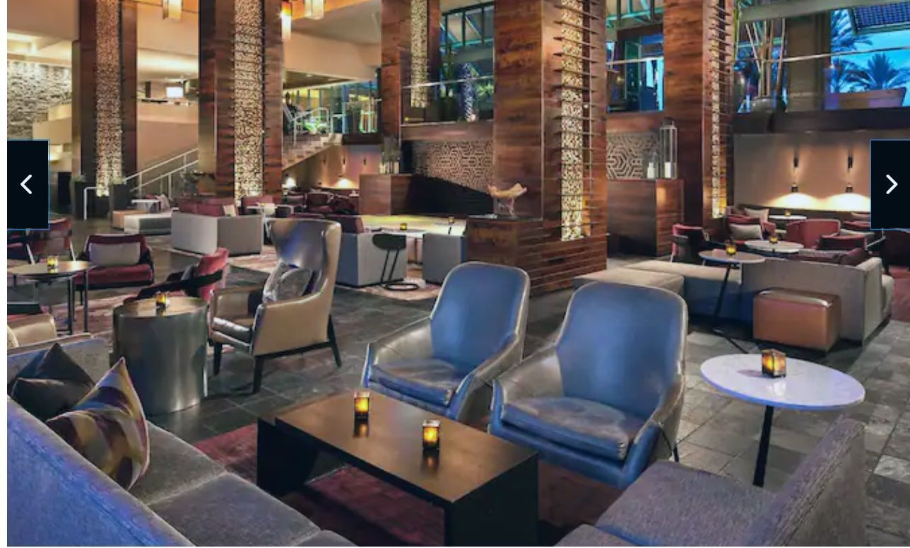 
                <strong>Kansas City Chiefs: Hyatt Regency Scottsdale Resort and Spa at Gainey Ranch</strong><br>
                Zum Essen können sich Patrick Mahomes und Travis Kelce auf der Outdoor-Terrasse des Hotelkomplexes treffen.
              