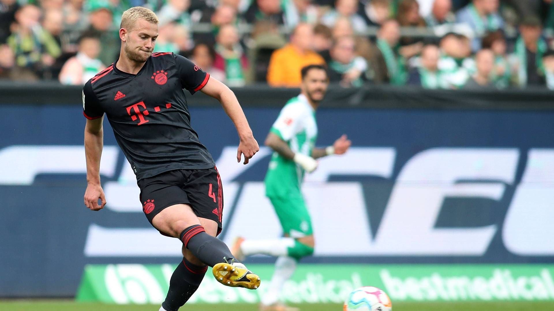 
                <strong>Matthijs de Ligt</strong><br>
                Der Niederländer ist kämpferisch stark, vereitelt viele Gegenangriffe bereits in der Entstehung. Seine Pässe kommen sicher an die Mitspieler, ein rundum ordentlicher Auftritt. ran-Note: 3 
              