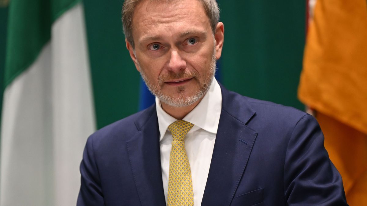 Christian Lindner (FDP), Bundesminister der Finanzen, appelliert für Gespräche über atomare Abschreckungen. 