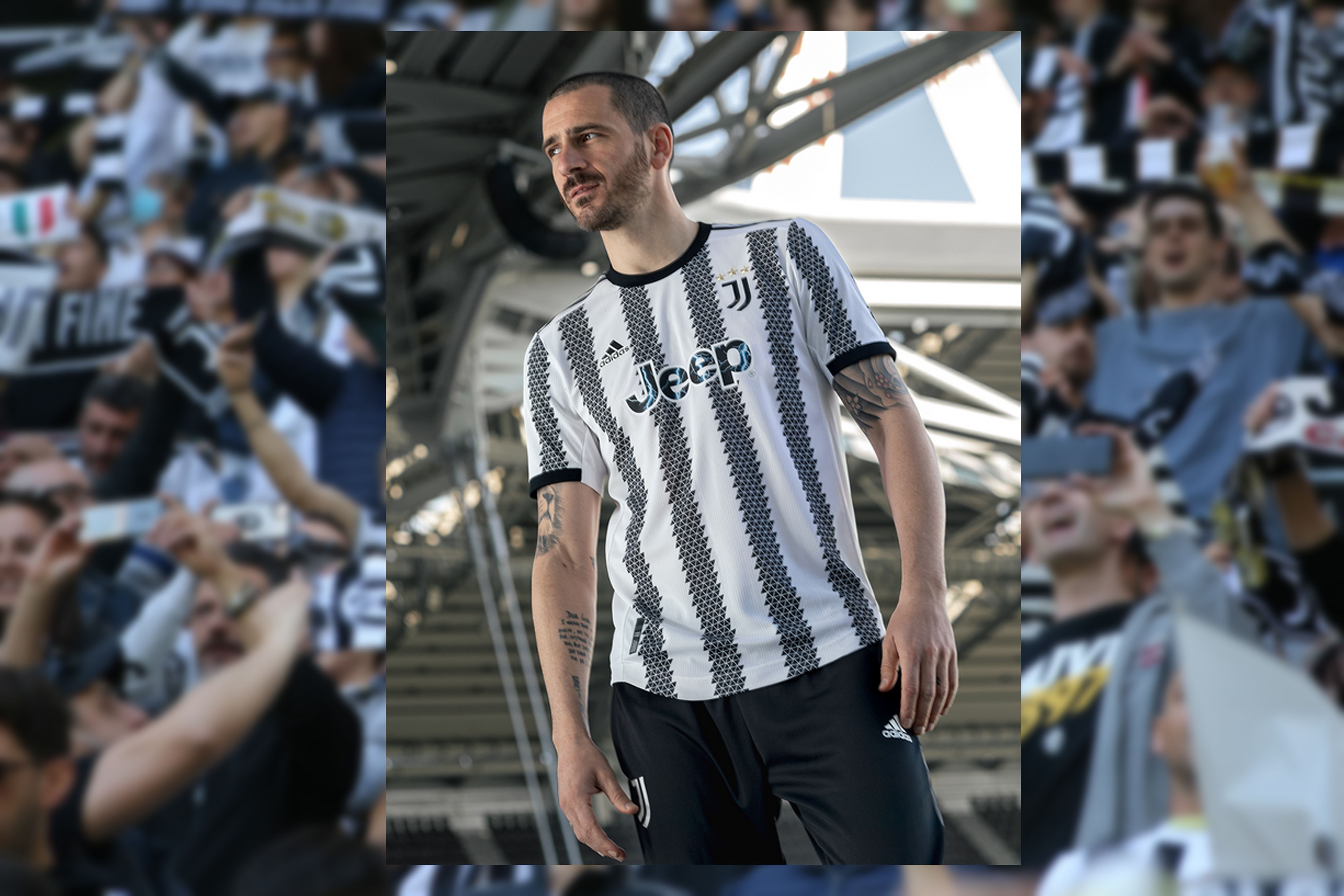 
                <strong>Juventus Turin Heimtrikot 2022/23</strong><br>
                Die schwarzen Längsstreifen auf dem weißen Oberteil sind bei Juve Standard. Doch in der kommenden Saison fallen die Streifen nicht ganz so klassisch, sondern etwas moderner bei den Italienern aus. Verteidiger Leonardo Bonucci steht das Hemd dennoch.
              