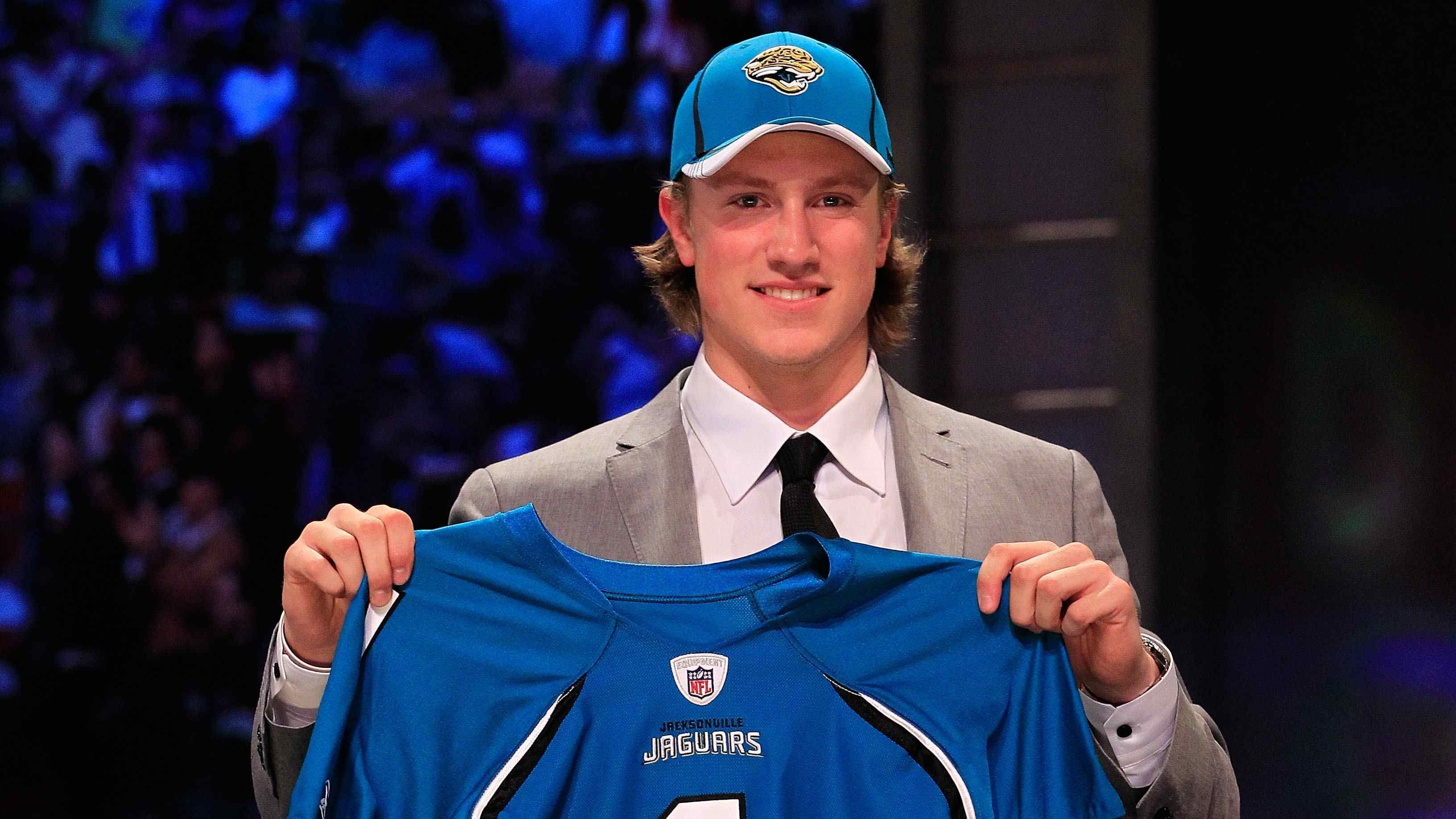 
                <strong>Blaine Gabbert </strong><br>
                 - Draft: 2011 an 10. Stelle von den Jacksonville Jaguars -  - Stationen: Jacksonville Jaguars 2011 bis 2013,  San Francisco 49ers 2014 bis 2016, Arizona Cardinals 2017, Tennessee Titans 2018 - Aktuelles Team: Tampa Bay Buccaneers seit 2019
              