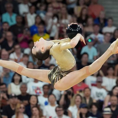 Darja Varfolomeev ist erst 17 Jahre alt, doch in der Rhythmischen Sportgymnastik ist die Teenagerin die große deutsche Gold-Hoffnung (14.30 Uhr).