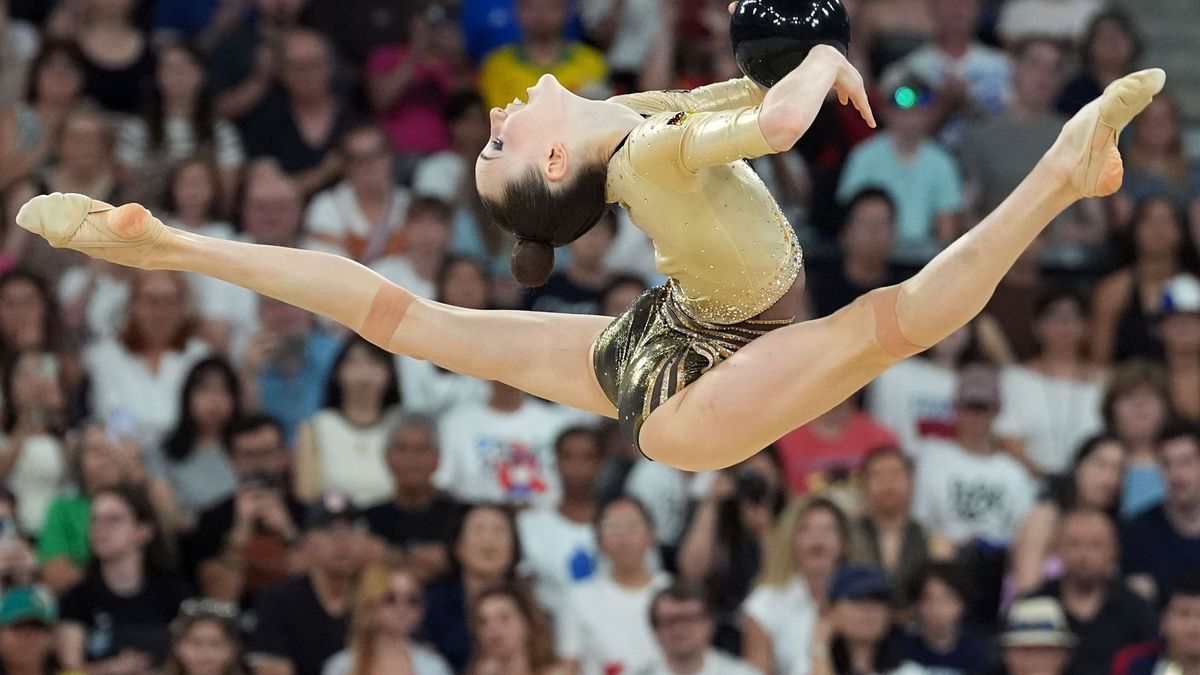 Darja Varfolomeev ist erst 17 Jahre alt, doch in der Rhythmischen Sportgymnastik ist die Teenagerin die große deutsche Gold-Hoffnung (14.30 Uhr).