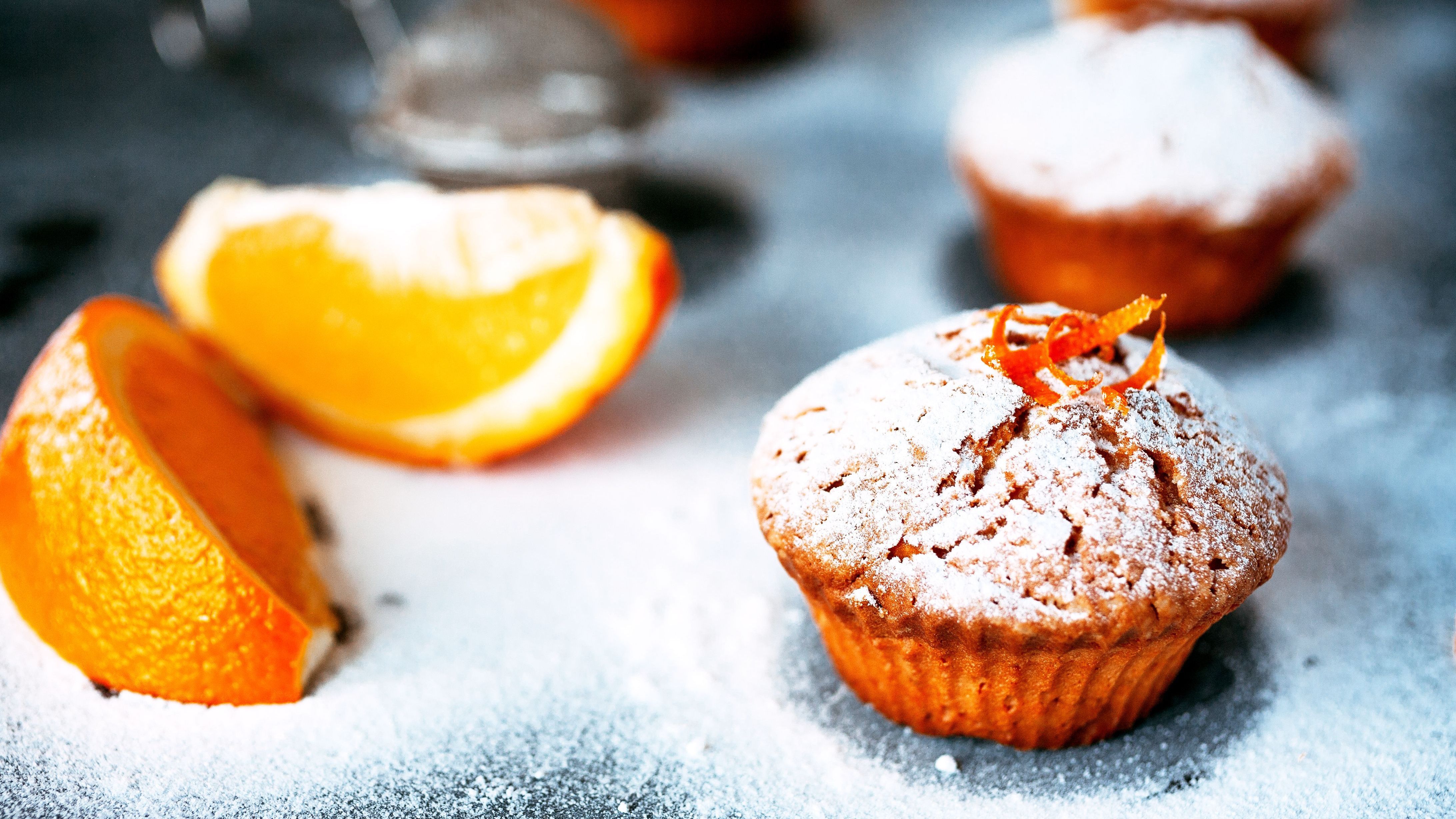 Zu jeder Jahreszeit eine himmlische Kombi: Orangen und Muffins.