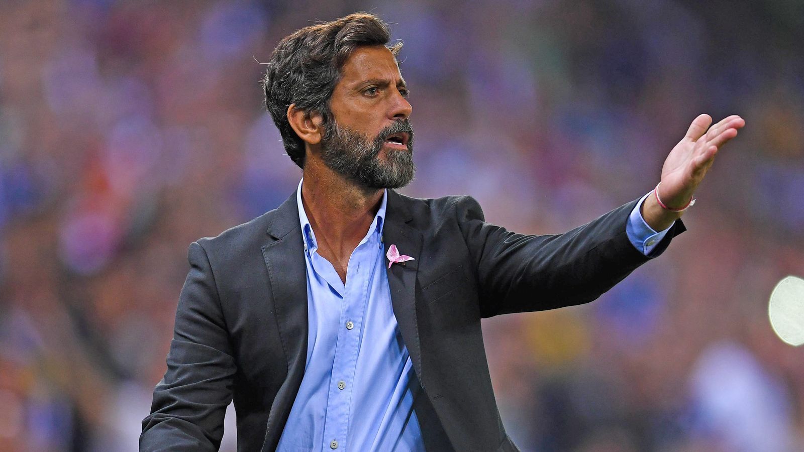 
                <strong>Roca schlägt ein</strong><br>
                Sein damaliger Trainer Quique Sanchez Flores (im Bild) galt zu Beginn als großer Fan des Youngsters. "Er ist gekommen, um die Tür einzutreten", tönte der Übungsleiter. Der Sprung zum Stammspieler in seiner zweiten Saison erschien durchaus realistisch.
              