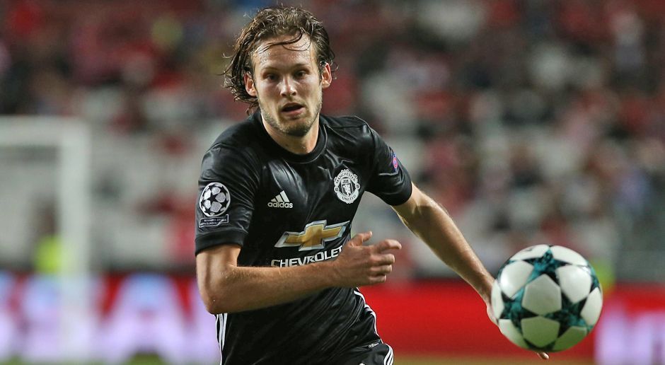 
                <strong>LV: Daley Blind (Manchester United)</strong><br>
                "Dafür, dass er 'Blind' heißt, sieht er echt viel", sagte Mehmet Scholl einst über den Verteidiger. Dieser Satz galt auch in der Gruppenphase der Champions League. Blind half nicht nur dabei, den United-Laden zusammenzuhalten - Manchester kassierte nur drei Gegentore in sechs Spielen -, er überzeugte auch in der Offensive mit einem Tor und einer Vorlage.
              