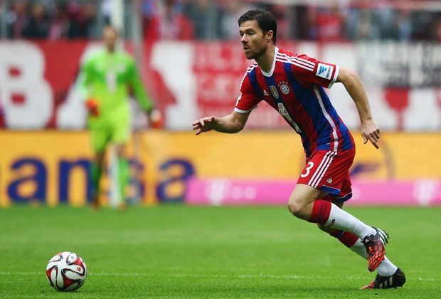 
                <strong>Xabi Alonso (FC Bayern)</strong><br>
                Platz 7: Der Bundesliga-Einstand für Xabi Alonso war bereits imponierend. Beim 2:0-Sieg gegen den VfB Stuttgart zieht der Spanier gleich die Fäden im Mittelfeld. Am Ende kommt e auf 150 Ballkontakte.
              