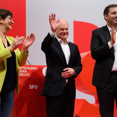 Bundeskanzler Olaf Scholz, Saskia Esken und Lars Klingbeil.