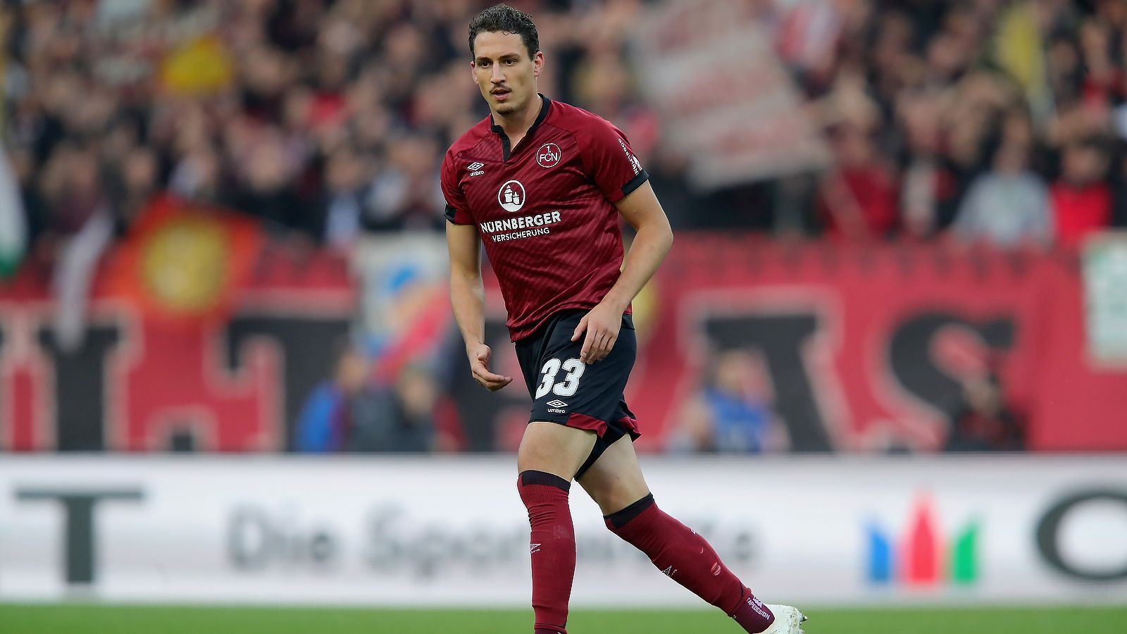 
                <strong>Platz 10 - Georg Margreitter (1. FC Nürnberg)</strong><br>
                Zweikampf-Quote: 63,70 ProzentBestrittene Zweikämpfe: 292Saison-Einsätze: 27
              