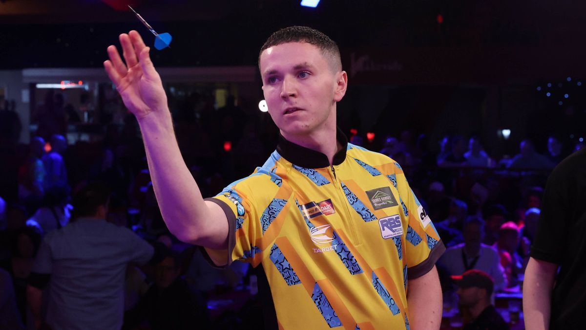 Darts 2022 WDF Championship Leighton Bennett during the 2022 World Darts Federation Championship at Lakeside, Frimley Green, United Kingdom on 9 April 2022. Frimley Green Lakeside Surrey United Kin...