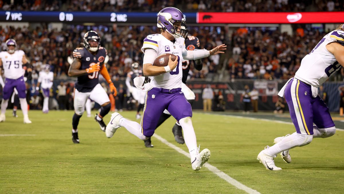 Minnesota Vikings v Chicago Bears