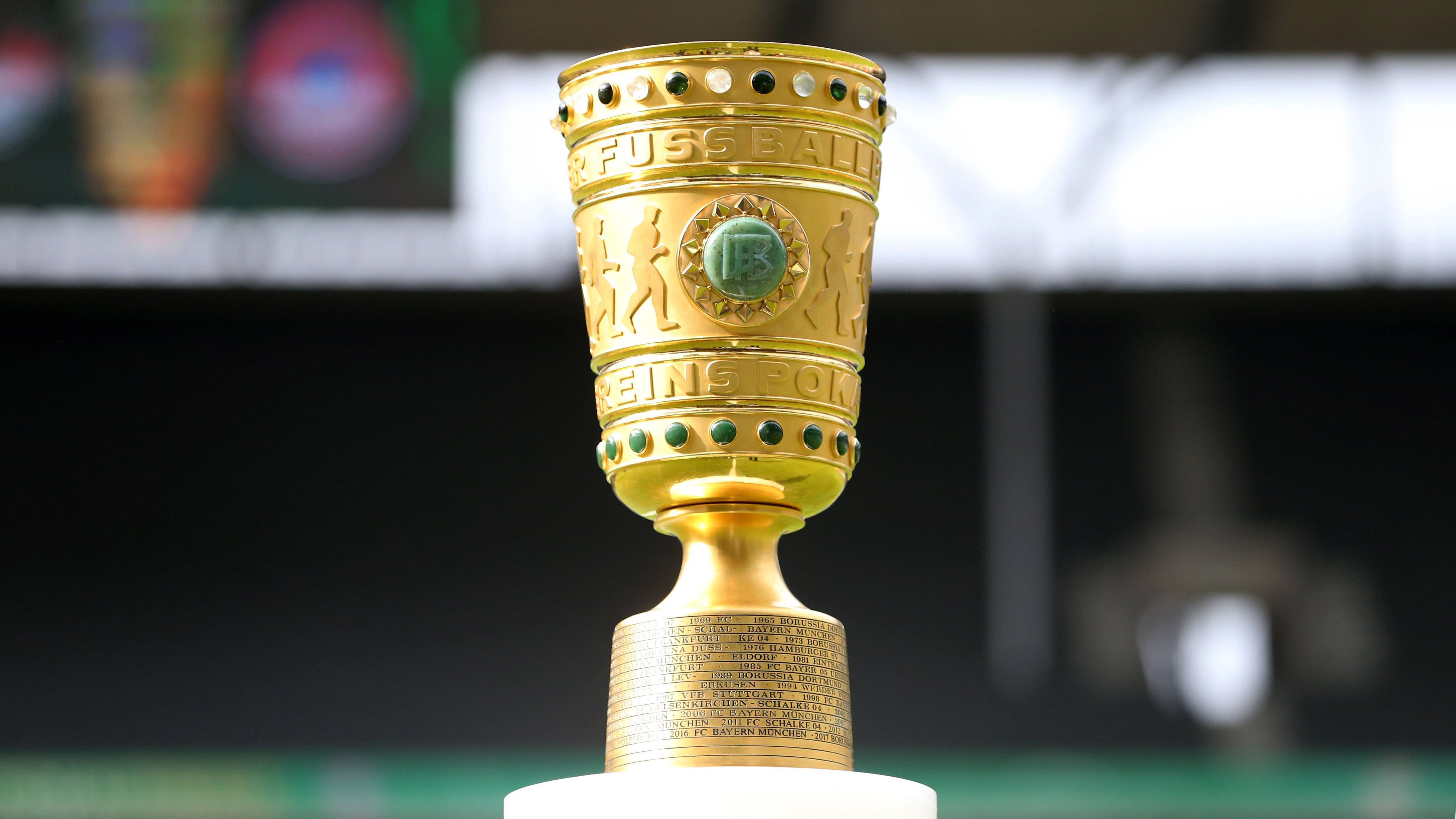 
                <strong>DFB-Pokal: Diese Profi-Klubs könnten in der 1. Runde stolpern</strong><br>
                Die erste Runde des DFB-Pokal steht vor der Tür! Wie jedes Jahr stellt sich die Frage, welcher Favorit gegen eine unterklassige Mannschaft ins Straucheln gerät. ran.de zeigt, welche Profi-Klubs besonders wachsam sein müssen.
              