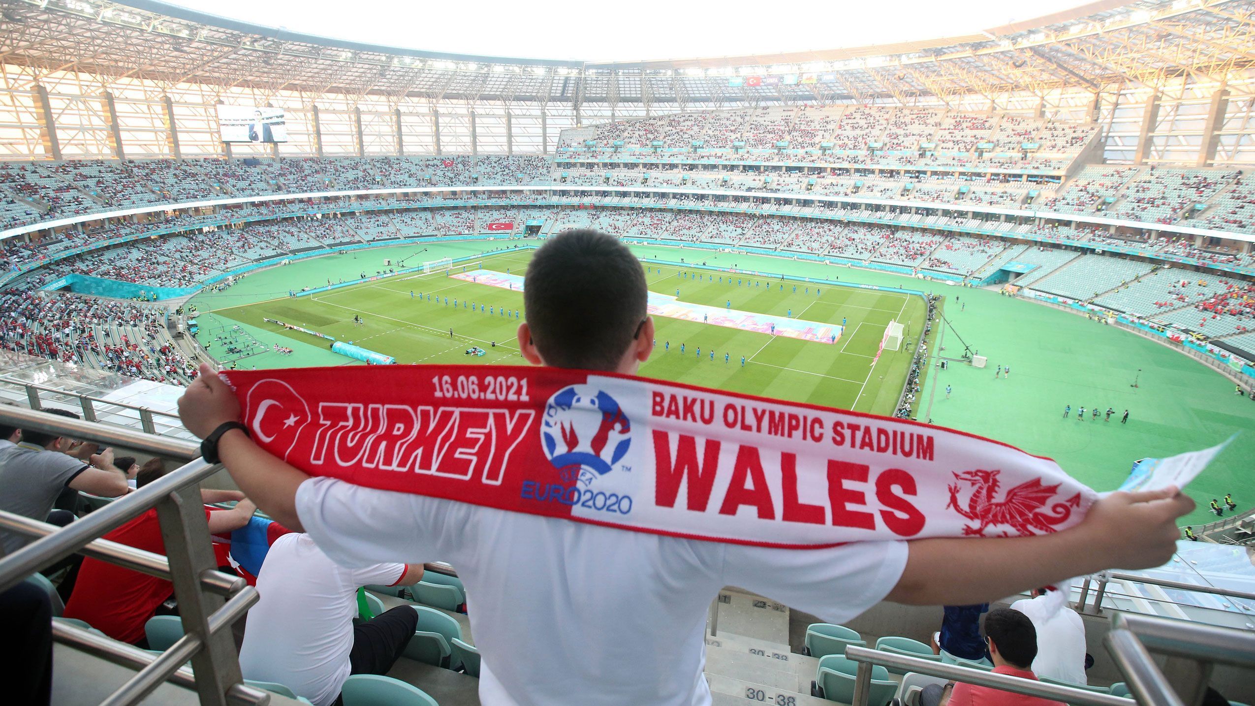 
                <strong>Türkei vs. Wales</strong><br>
                Nach der 0:3-Pleite im Auftaktspiel gegen Italien muss die Türkei nun liefern. Gegen Wales brauchen die Türken dringend drei Punkte, um die Hoffnungen auf die K.o.-Phase nicht vorzeitig begraben zu müssen. 
              