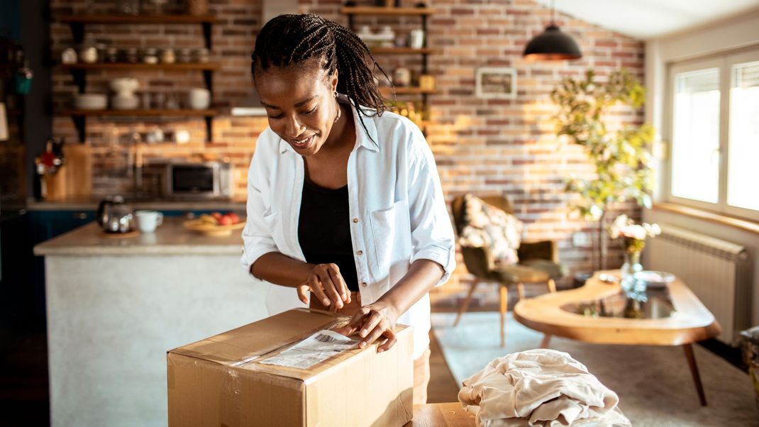 Ding-Dong, Paket ist da! Online Shoppen ist nicht nur einfach, sondern macht auch Spaß. Doch wie geht das Ganze nachhaltig?