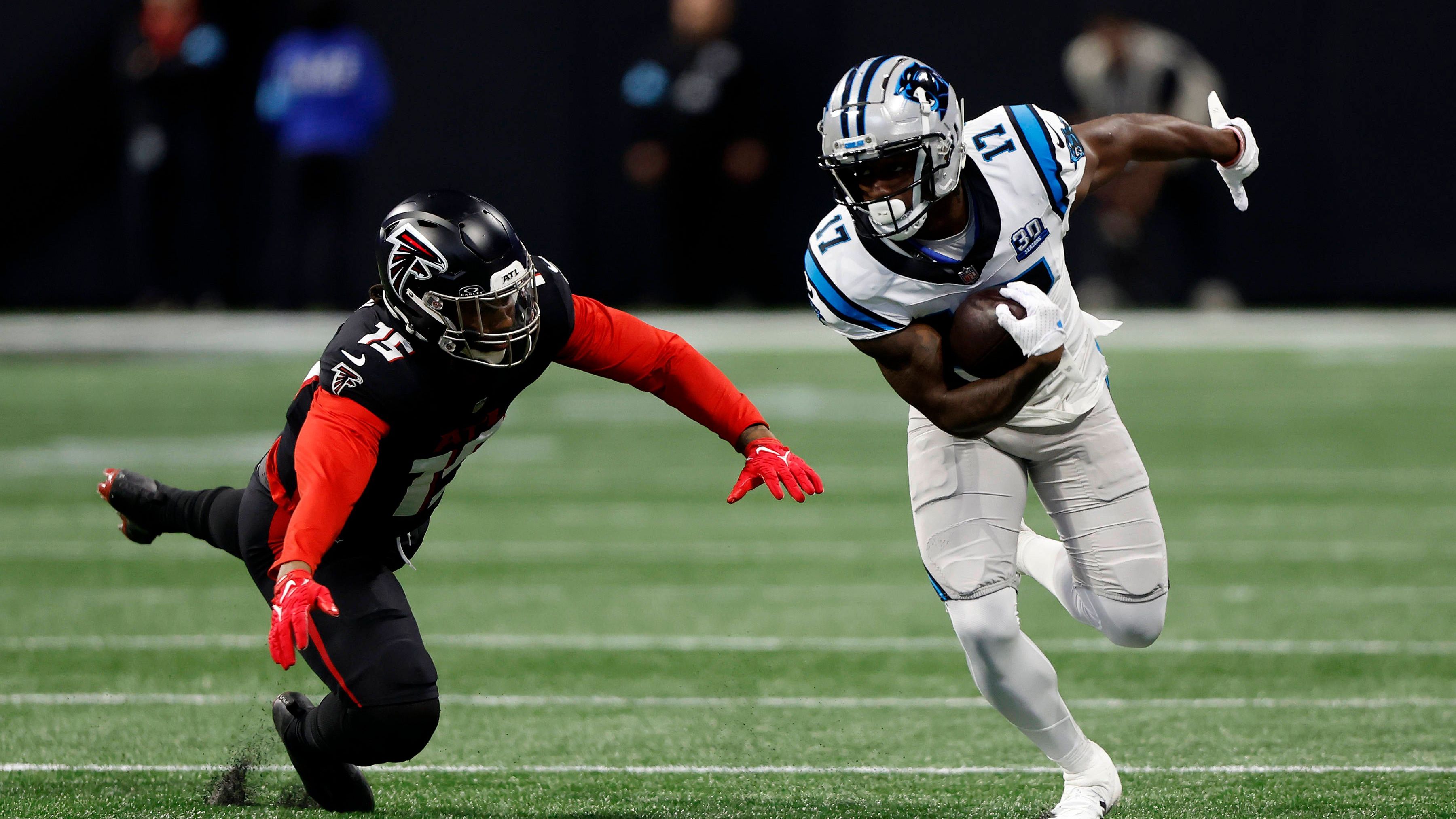 <strong>Philadelphia Eagles: Matthew Judon verpflichten</strong><br>Die Eagles sind ziemlich gut aufgestellt für die kommende Saison, könnten aber noch etwas Erfahrung und Qualität auf der Besetzung der Edge-Rusher-Positionen gebrauchen. Matthew Judon wäre eine sinnvolle Ergänzung und könnte als Rotationsspieler sicherlich für Gefahr sorgen.