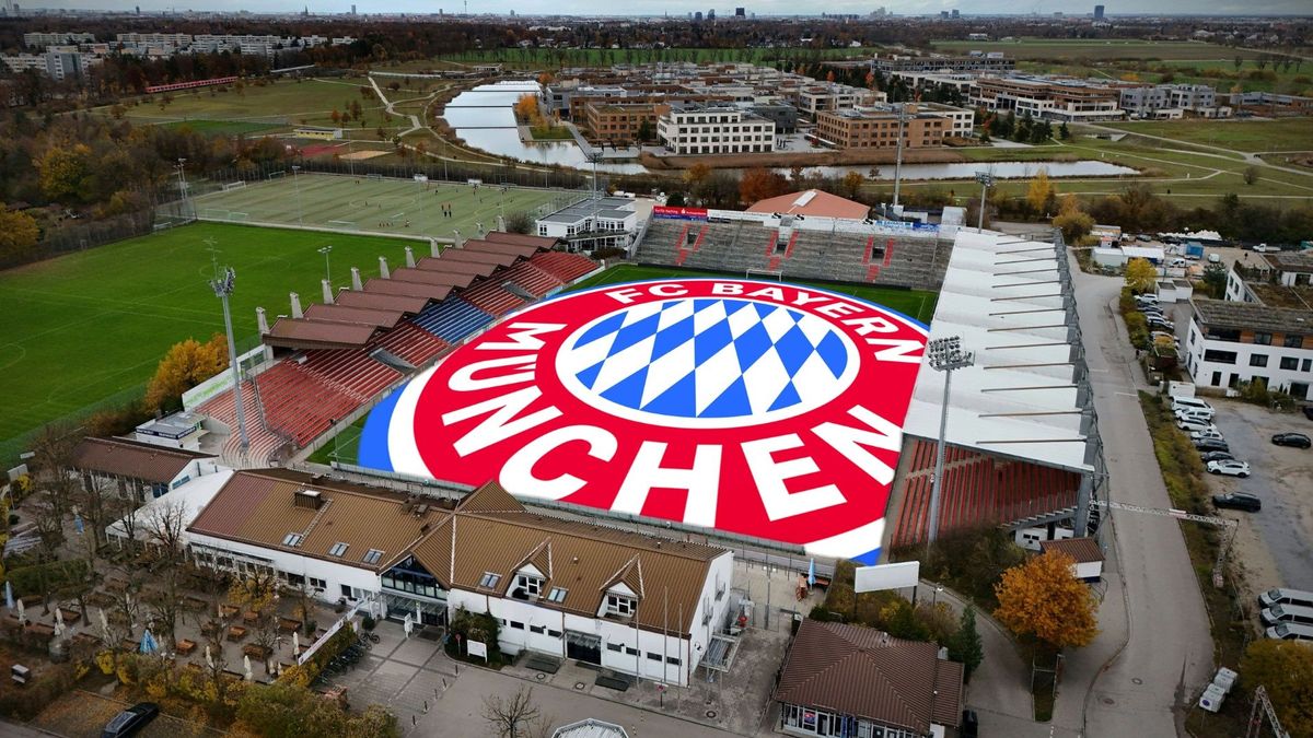 Sportpark in Unterhaching mit FCB-Wappen (Fotomontage)