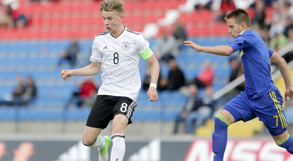 
                <strong>Mittelfeld: Erik Majetschak</strong><br>
                Verein: RB LeipzigLänderspiele für deutsche U17: Tore: 
              