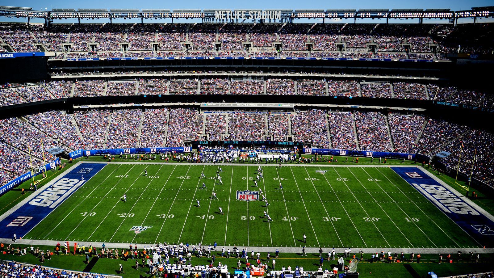 
                <strong>Platz 1: MetLife Stadium (82.500 Plätze)</strong><br>
                MetLife Stadium in East Rutherford, New Jersey. Eröffnet: 2010. Heimstadion der New York Giants und der New York Jets.
              