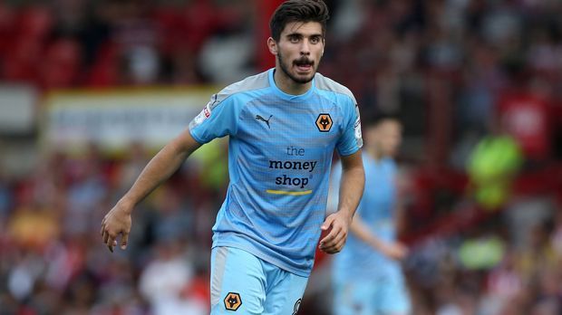 
                <strong>Platz 6: Championship (zweite Liga Englands)</strong><br>
                Ausgaben: 232,48 Millionen EuroEinnahmen: 258,57 Millionen EuroSaldo: +26,09 Millionen EuroTop-Transfer: Ruben Neves (Wolverhampton Wanderers/17,9 Millionen Euro)
              