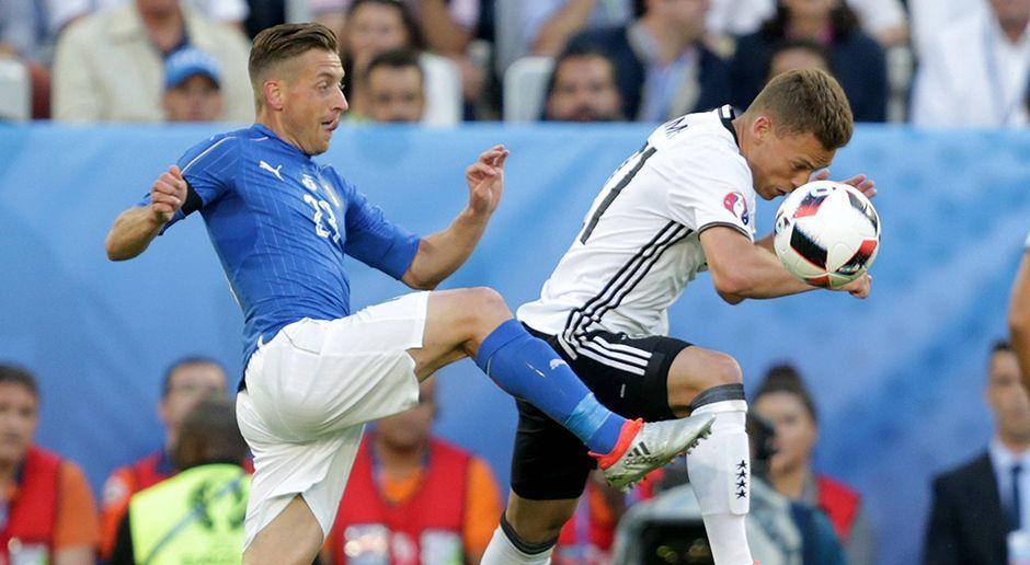 
                <strong>Emanuele Giaccherini</strong><br>
                Emanuele Giaccherini: Wen ein Italiener bemüht war nach vorne zu agieren, dann Giaccherini. Er ging machte viele Wege, ging auch den harten Zweikämpfen mit Höwedes nicht aus dem Weg. Baute in der zweiten Halbzeit allerdings etwas ab. ran-Note: 3.
              