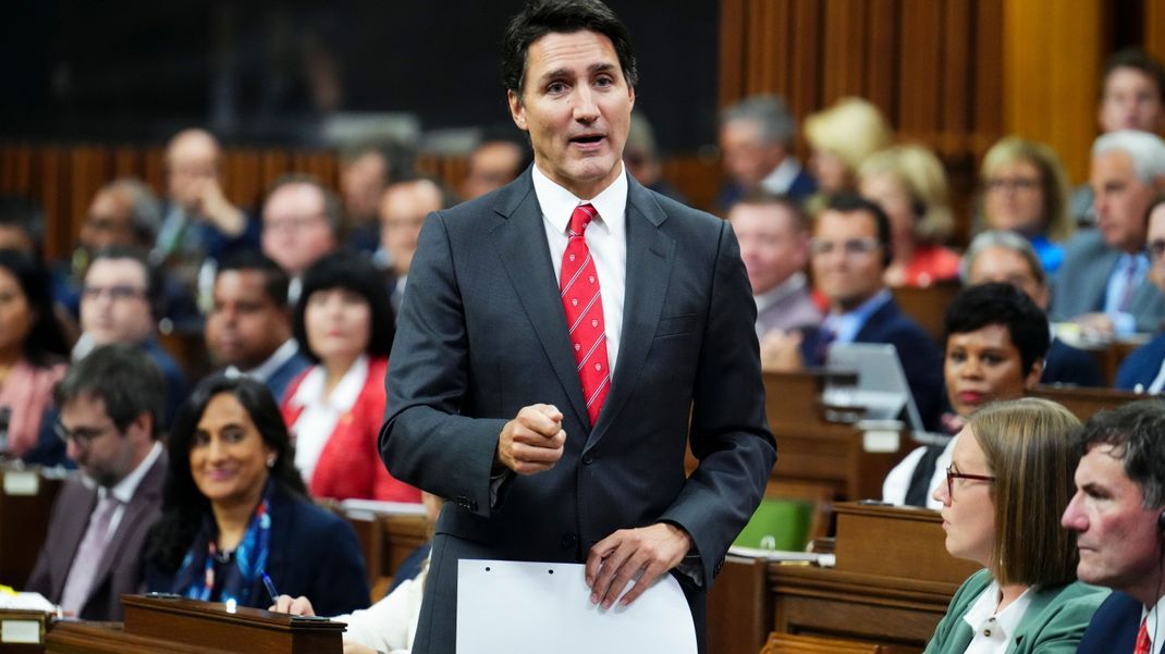 Kanadas Premier Justin Trudeau spricht im Parlament.