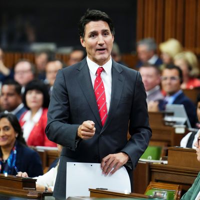 Kanadas Premier Justin Trudeau spricht im Parlament.