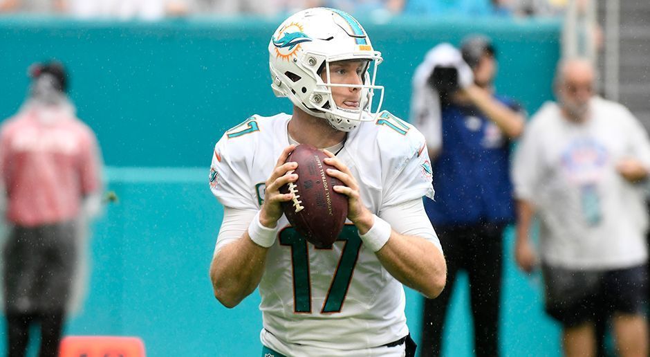 
                <strong>Platz 3: Miami Dolphins (5 Quarterbacks)</strong><br>
                2016: Brandon Doughty (Kein Einsatz als Starter)2012: Ryan Tannehill (77 Einsätze als Starter)2009: Pat White (Kein Einsatz als Starter)2008: Chad Henne (31 Einsätze als Starter)2007: John Beck (4 Einsätze als Starter)
              