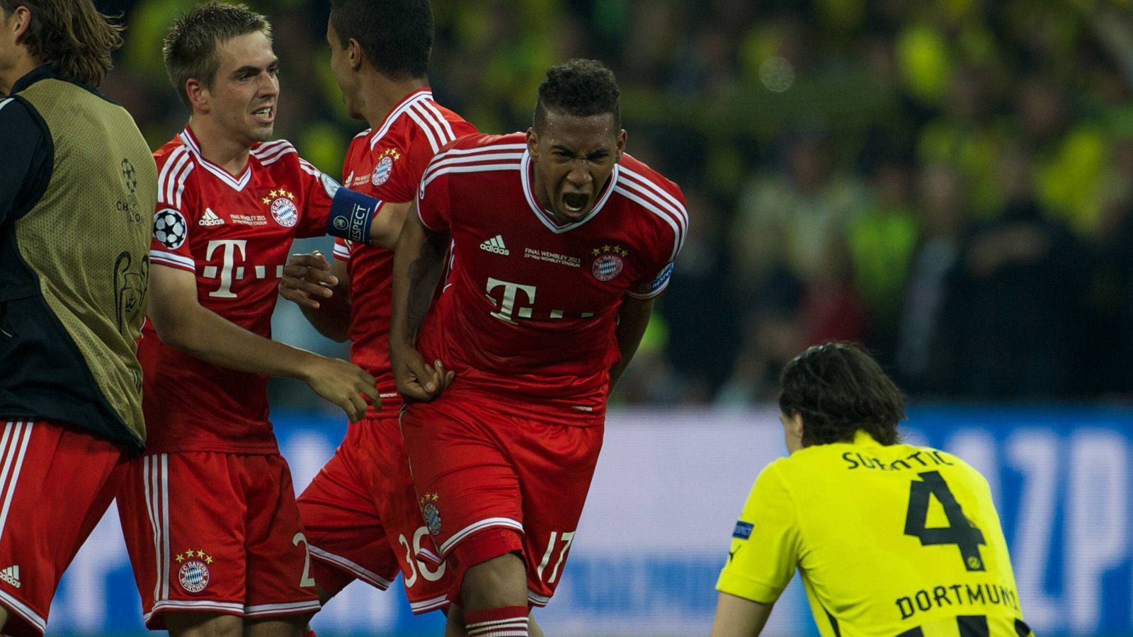 <strong>Champions-League-Finale 2012/13 </strong><br>Es entwickelt sich ein gut anzusehendes Spiel auf Augenhöhe, dass erst kurz vor Ende der regulären Spielzeit entschieden wird. Durch Bayerns Nummer 10. Arjen Robben gelingt damit die Retourkutsche für die Szene mit Neven Subotic ein Jahr zuvor. Jerome Boateng lässt es sich nicht nehmen, nach dem 2:1-Sieg der Bayern schreit der Verteidiger nun Subotic ins Gesicht.