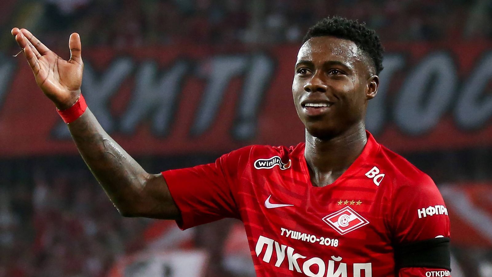 
                <strong>Quincy Promes (Zugang FC Sevilla)</strong><br>
                Der FC Sevilla hat seinen neuen Starstürmer bekommen. Die Andalusier gaben die Verpflichtung des Niederländers Quincy Promes von Spartak Moskau bekannt. Der 26-Jährige soll laut Medienberichten um die 20 Millionen Euro Ablöse gekostet haben und unterschrieb einen Fünfjahresvertrag in Sevilla.
              