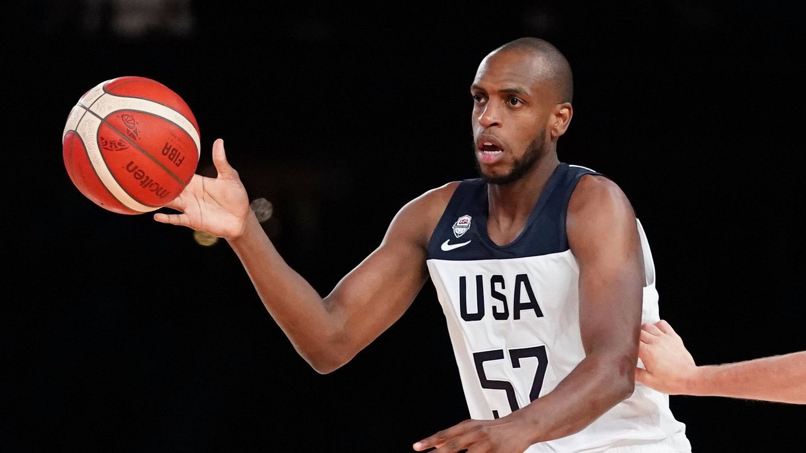 
                <strong>Khris Middleton (28, USA) </strong><br>
                Team: Milwaukee BucksPosition: Small Forward / Shooting GuardIn der NBA seit: 2012
              