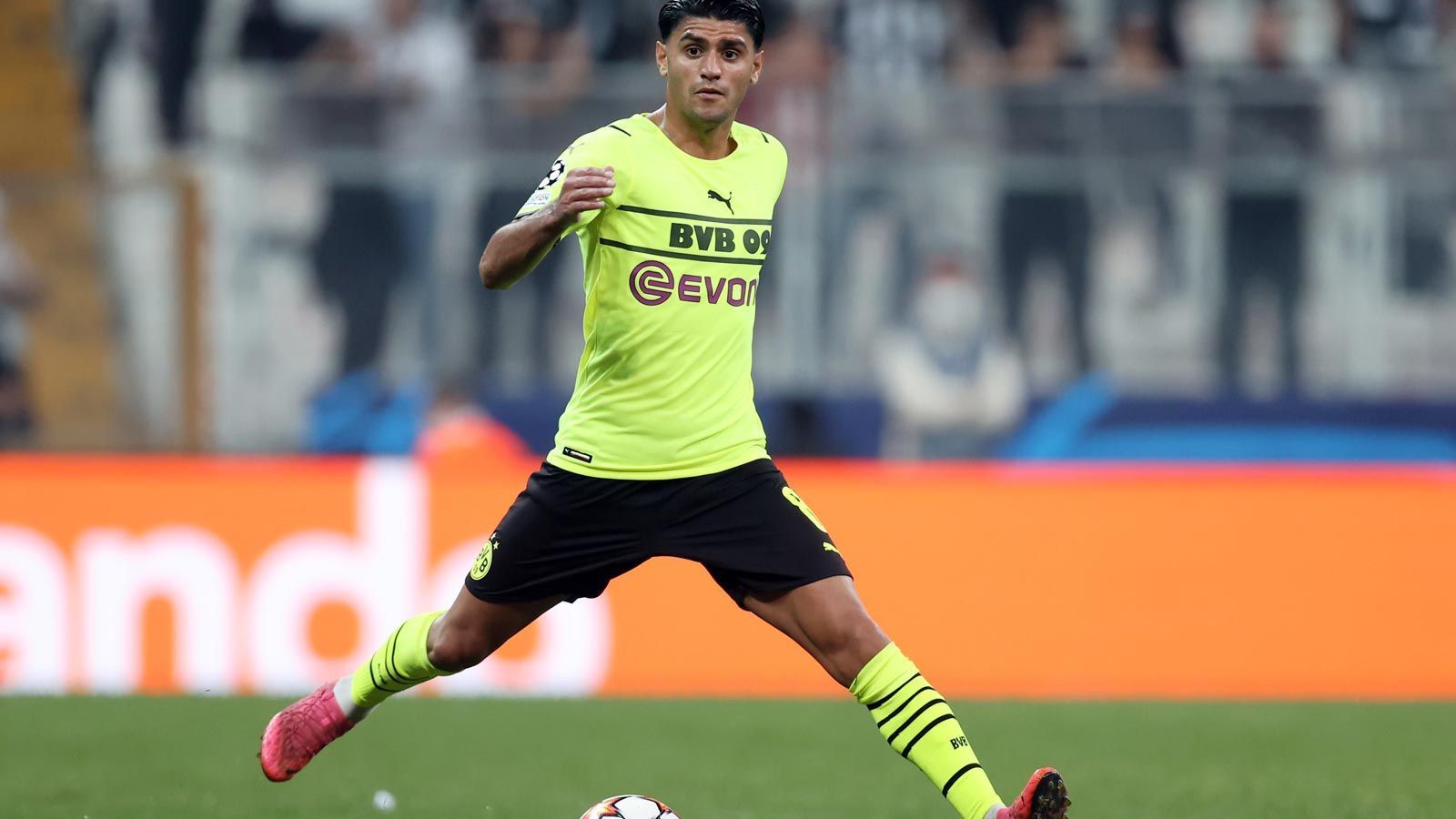 
                <strong>Mahmoud Dahoud</strong><br>
                Fügte sich nach seiner Einwechslung ins Spiel ein, ohne groß aufzufallen. ohne Bewertung
              