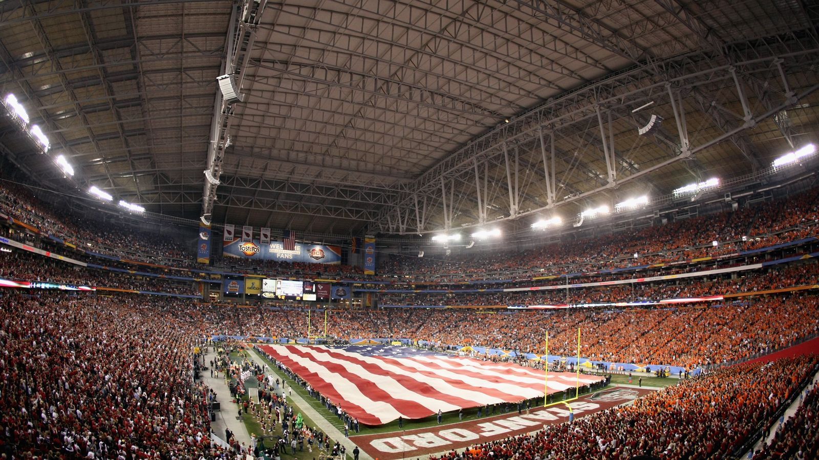 
                <strong>Das sind die New Year’s Six: Fiesta Bowl</strong><br>
                Ort: Glendale (Arizona), State Farm Stadium (63.400 Sitzplätze)Erste Austragung: 1971
              