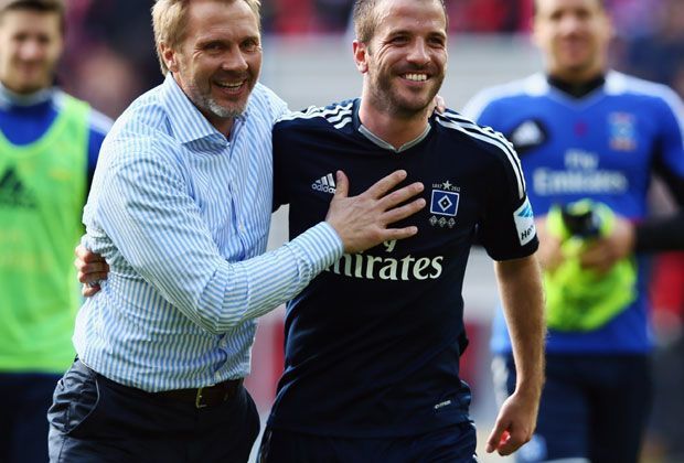 
                <strong>THORSTEN FINK (Trainer vom 17.10.2011 bis 17.9.2013)</strong><br>
                Der HSV will Fink so sehr, dass er ihn aus seinem Vertrag beim FC Basel rauskauft. Fink sagt: "Nicht jeder Verein kann auf eine derartige Vergangenheit zurückblicken und Struktur vorweisen. Das ist schon etwas Besonderes. Ich habe bei der Entscheidung nicht lange überlegt."
              