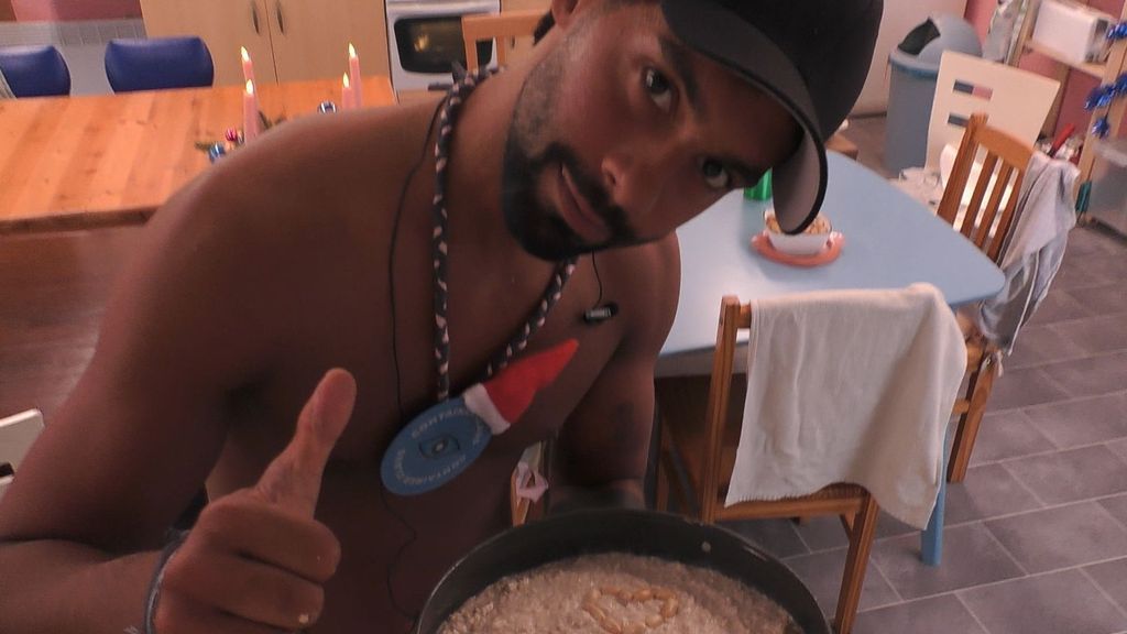 Süße Überraschung für Maja! Christian backt einen Herzchen-Kuchen