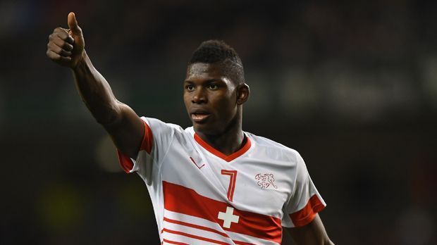 
                <strong>Breel Embolo (FC-Basel)</strong><br>
                Breel Embolo (FC Basel): Seit einigen Wochen kursiert auch das Gerücht um Breel Embolo. Das Mega-Talent aus der Schweiz will den nächsten Schritt in seiner Karriere machen. Neben RB soll auch der VfL Wolfsburg sehr am Stürmer interessiert sein. Für ihn müsste Ralf Rangnick aber wohl einiges an Geld ausgeben.
              