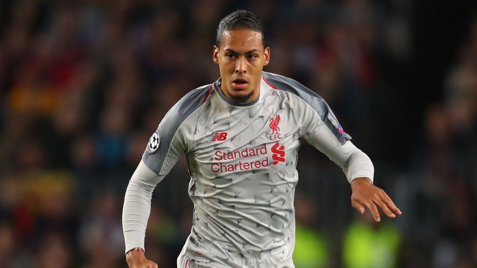 
                <strong>1. Virgil van Dijk (FC Liverpool)</strong><br>
                Virgil van Dijk hat die beste Saison seiner Karriere hinter sich. Mit dem FC Liverpool wurde er Champions-League-Sieger und mit historischer Punktzahl Vizemeister hinter Manchester City. In der gesamten Saison gelang es wettbewerbsübergreifend keinem einzigen Gegenspieler, am Innenverteidiger vorbeizudribbeln. In der Premier League wurde er als erster Abwehrspieler seit John Terry 2005 zum Spieler des Jahres gewählt. Die holländische Nationalmannschaft führte er als Kapitän ins Finale der Nations League. Wettquote: 4/6 (1,67)
              