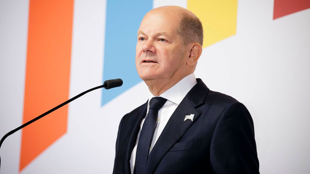 Bundeskanzler Olaf Scholz sprach bei seiner Eröffnungsrede auf der Sustainbility Conference in Hamburg über den Jahrestag des Terrorangriffs der Hamas auf Israel.