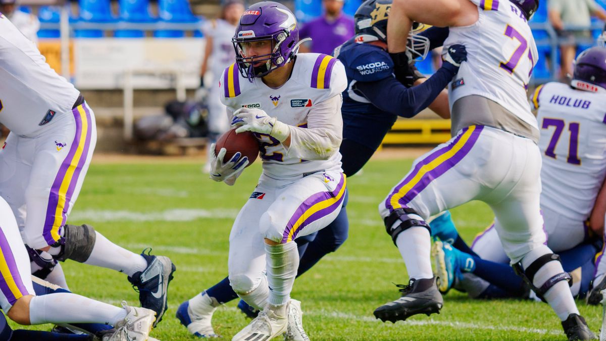 Karri Pajarinen (Vie nna Vikings, 24) run ,Fehervar Enthroners vs Vienna Vikings, American Football, European League of Football, week 11, Season 2025, 26.07.2025, SzÃ kesfehÃ rvar First Field Hung...