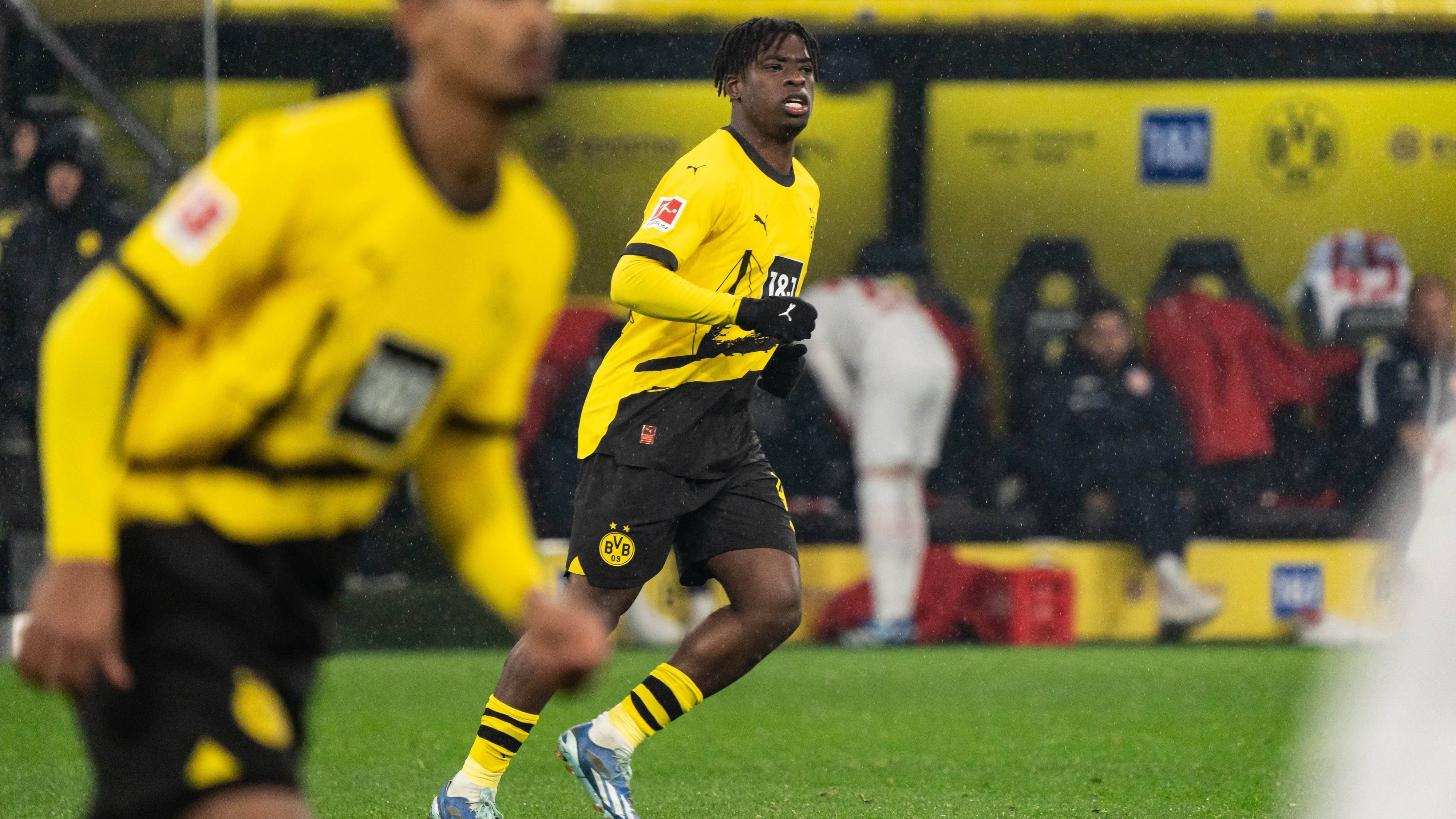 <strong>Samuel Bamba (Borussia Dortmund)</strong><br>Kommt ebenfalls in der 63. Minute. Versucht auf dem rechten Flügel zu wirbeln, seine Flanken finden allerdings keinen Abnehmer. <em><strong>ran-Note: 3</strong></em>