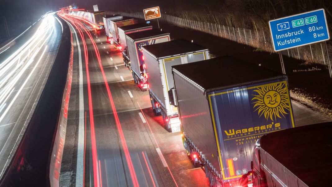 Im Dauerstreit über die chronisch überlastete Brennerroute zieht Italien jetzt gegen das Nachbarland Österreich vor den Europäischen Gerichtshof (EuGH). 