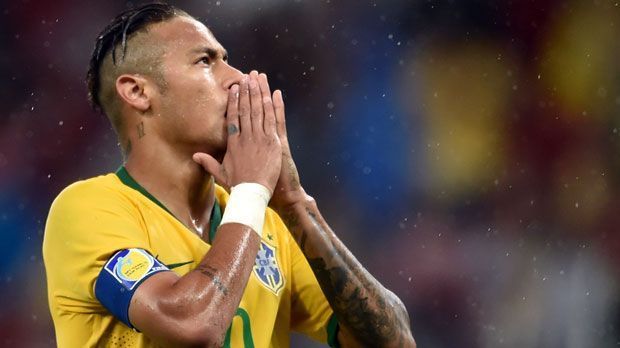 
                <strong>Brasilien</strong><br>
                Platz 3: Brasilien. In der Selecao steht natürlich alles im Schatten von Neymar. Der Star des FC Barcelona macht 80 Millionen Euro vom Gesamtmarktwert aus. Insgesamt sind die Brasilianer aktuell 459,75 Millionen Euro wert.
              