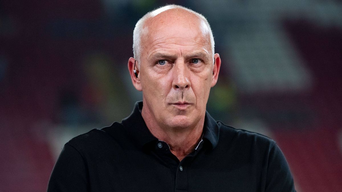 Mario Basler (Ex Fußballspieler, TV Experte), GER, FC Kaiserslautern (FCK) vs Hertha BSC Berlin (BSC), Fussball 2. Bundesliga, 4. Spieltag, Saison 2024 2025, 31.08.2024 DFB DFL regulations prohibit...