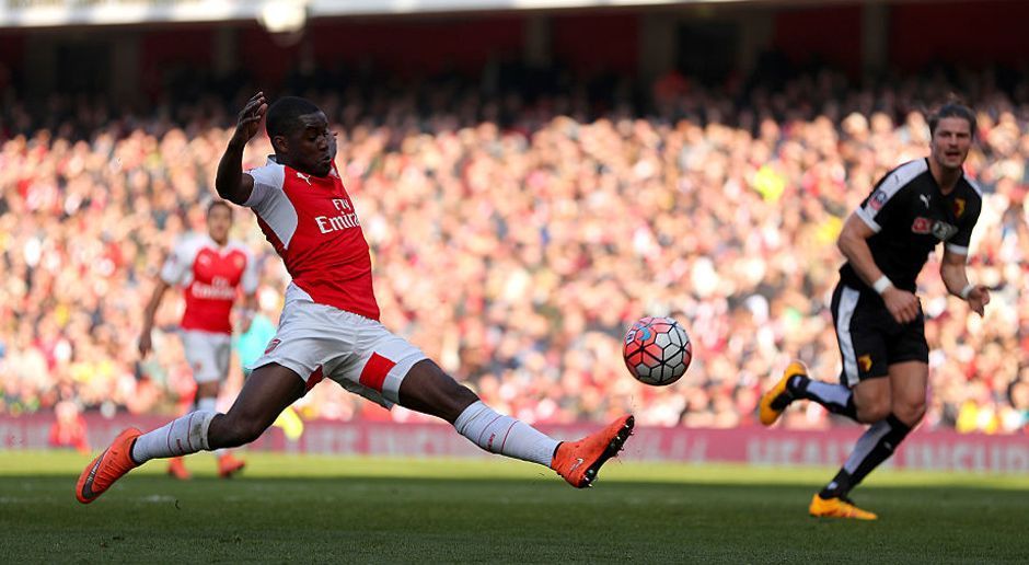 
                <strong>Rechter Mittelfeldspieler: Joel Campbell (Costa Rica)</strong><br>
                Joel Campbell dürfte unter den europäischen Fans eines der bekanntesten Gesichter des Gold-Cups sein. Der 25-Jährige steht seit 2011 beim FC Arsenal unter Vertrag und kam durch mehrere Leihen schon ganz schön rum in den europäischen Top-Ligen. Unter anderem lief er für Betis Sevilla, Olympiakos Piräus und den FC Villareal auf. In der vergangenen Saison bestritt er 29 Spiele für Sporting Lissabon, in denen er drei Treffer erzielte. In der Nationalmannschaft ist Campbell seit 2011 eine feste Größe. 14 Tore konnte er in 72 Spielen für sein Land beisteuern. Die Chancen stehen gut, dass er sein Torekonto beim Gold Cup weiter aufstockt.
              