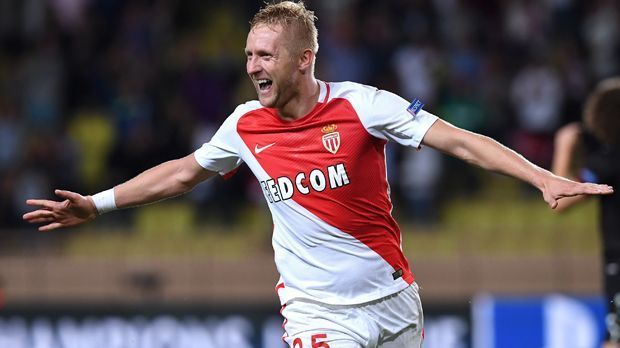 
                <strong>Kamil Glik (AS Monaco)</strong><br>
                Lange hinkte Kamil Glik bei verschiedenen Klubs der Serie A hinter seinen Erwartungen her. In Monaco scheint er sein Glück gefunden zu haben: Der 29-Jährige gehört zum Stammpersonal in der Innenverteidigung und erweist sich mit bisher sechs Saisontoren zudem als treffsicherer Abwehrmann. Im Champions-League-Spiel gegen Juventus Turin fällt der Pole allerdings durch seinen fiesen Tritt gegen Gonzalo Higuain negativ auf. 
              