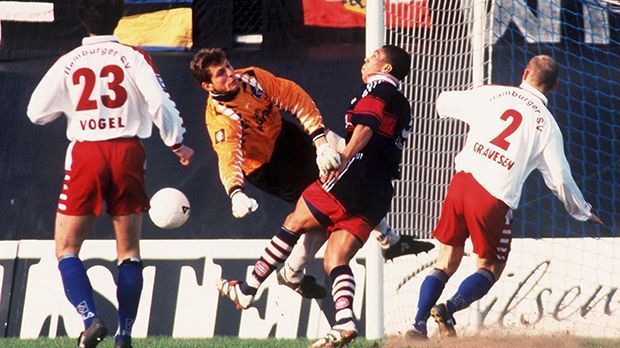 
                <strong>Giovane Elber</strong><br>
                Giovane Elber: Im Liga-Spiel gegen den HSV stieß Giovane Elber im März 1999 mit Jörg Butt zusammen. Diagnose: Außenband- und Kapselriss, auch das Kreuzband bekam etwas ab. Der Torjäger verpasste die legendäre Champions-League-Final-Niederlage gegen Manchester United. Dafür holte er sich den Titel mit Bayern zwei Jahre später.
              