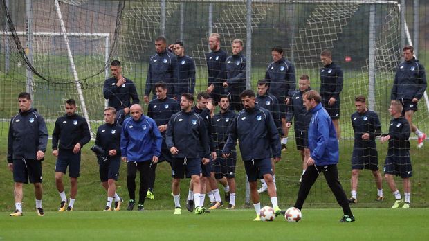 
                <strong>1899 Hoffenheim</strong><br>
                Am 2. Januar 2018 bittet Julian Nagelsmann seine Hoffenheimer wieder zum Training. Auf ein Trainingslager verzichten die Kraichgauer jedoch, trainieren in Zuzenhausen.
              