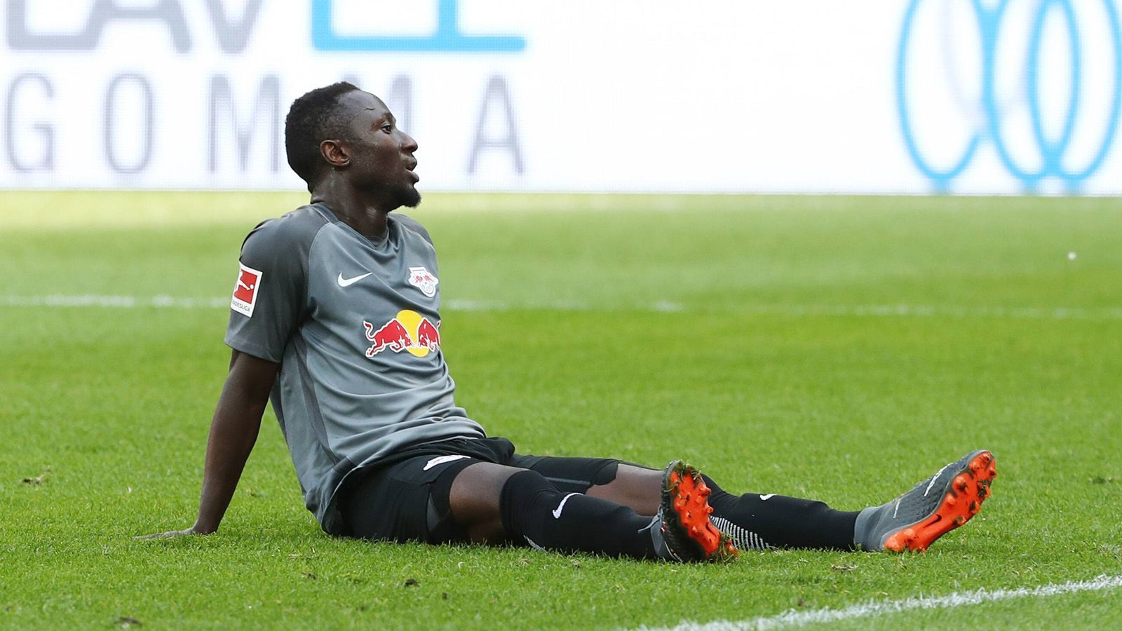 
                <strong>Naby Keita</strong><br>
                Für insgesamt fast 30 Millionen Euro sicherte sich Leipzig 2016 die Dienste von Naby Keita. Der Mann aus Guinea schoss in 71 Pflichtspielen 17 Tore und empfahl sich für den FC Liverpool. Die Engländer holten ihn schließlich 2018 für etwa 60 Millionen Euro auf die Insel.
              